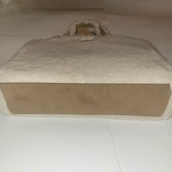 UGG x Telfar Medium Reverse Shearling Shopper Natural - Picture 15 of 16